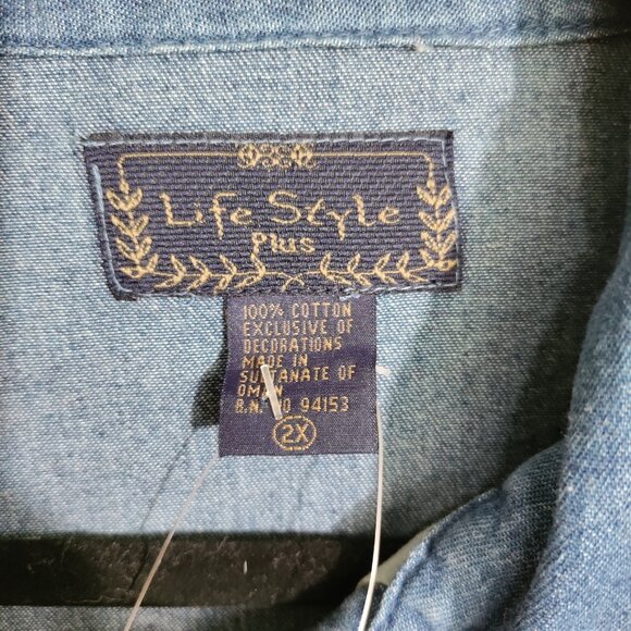 Vintage Life Style Plus Woman's Cotton Floral Embroidered Button Front Shirt - Picture 3 of 9